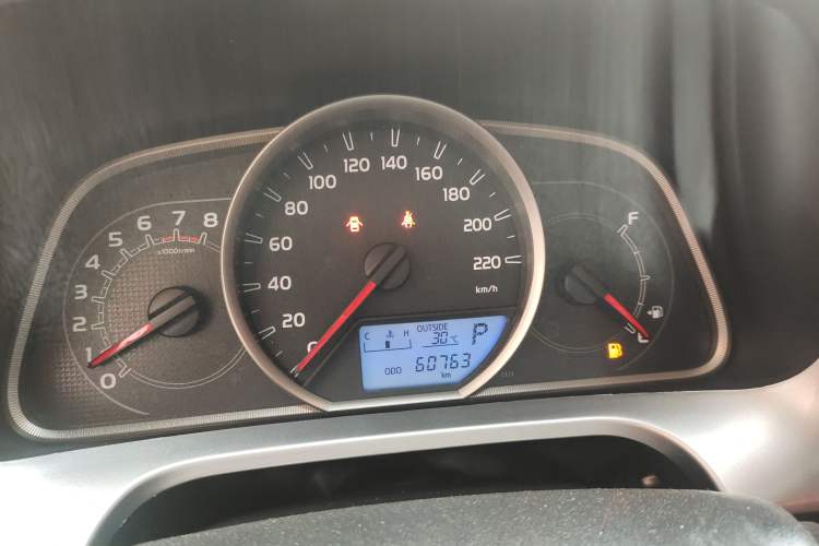 Used Toyota RAV4 2019 2.0L CVT Two-Wheel Drive Luxury Version China VI Standard Instrument Cluster