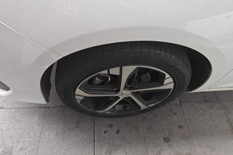 Used Geely Auto Emgrand L 2022 1.4T CVT Flagship Edition Left Front Wheel Hub