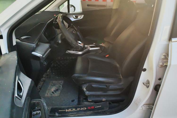 Used Wuling Jiachen 2022 1.5L Manual Light Comfort Edition