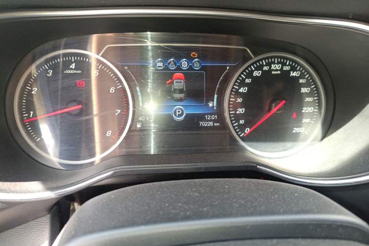 Used Hongqi H5 2019 30TD Dynamic Edition Odometer Close Up