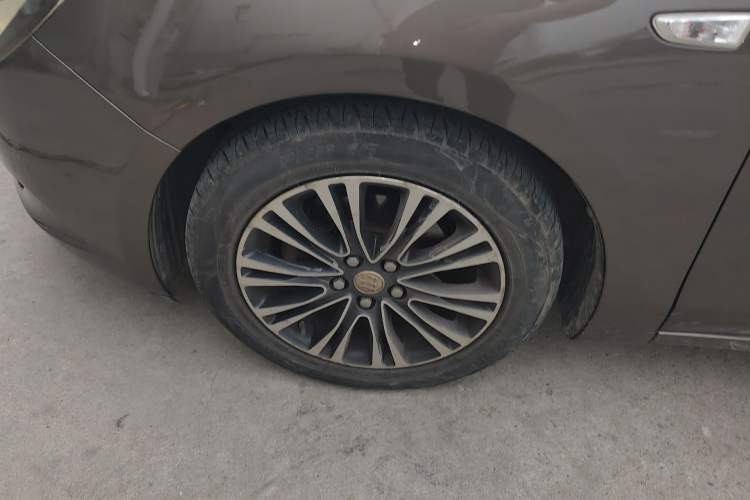 Used Buick GT 2017 18T Dual-Clutch Elite Model Left Front Wheel Hub