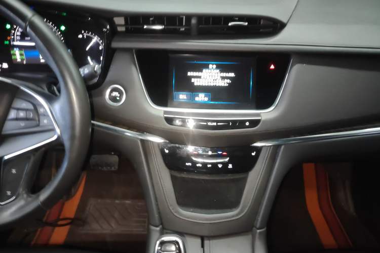 Used Cadillac XT5 2018 28E Four-Wheel Drive Tech Version
