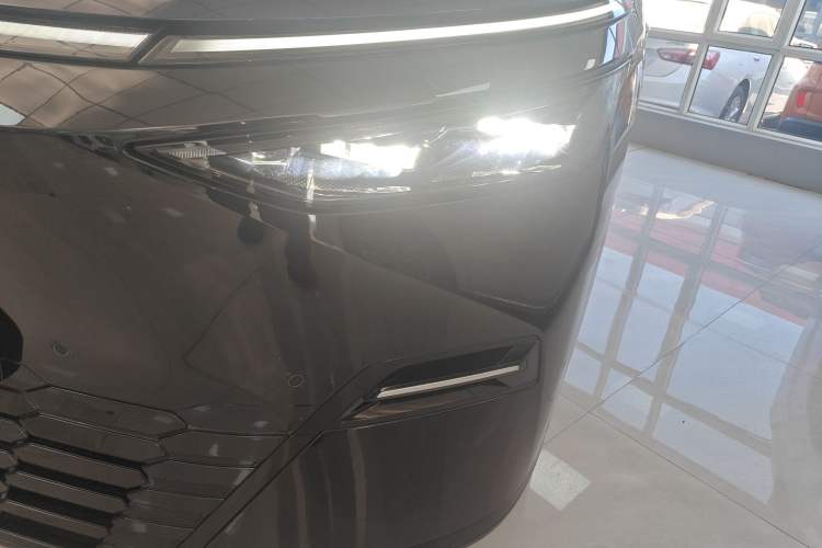 Used XPeng X9 2025 740 Ultra-Long Range Max