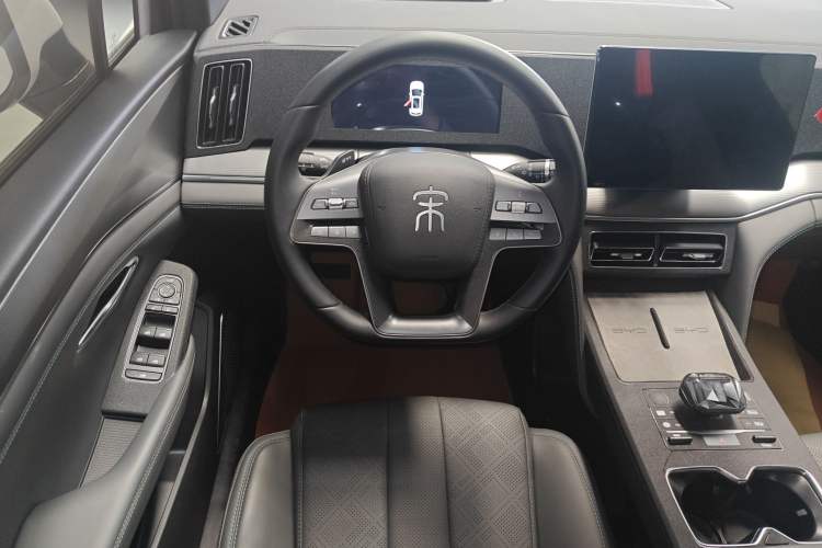 Used BYD Song L DM-i 2025 Intelligent Driving Version 112 km Leading Trim Steering Wheel