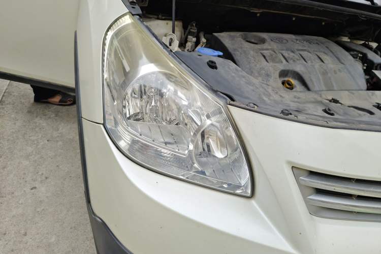 Used Toyota Verso 2015 180E CVT Crossover Edition Right Front Headlight