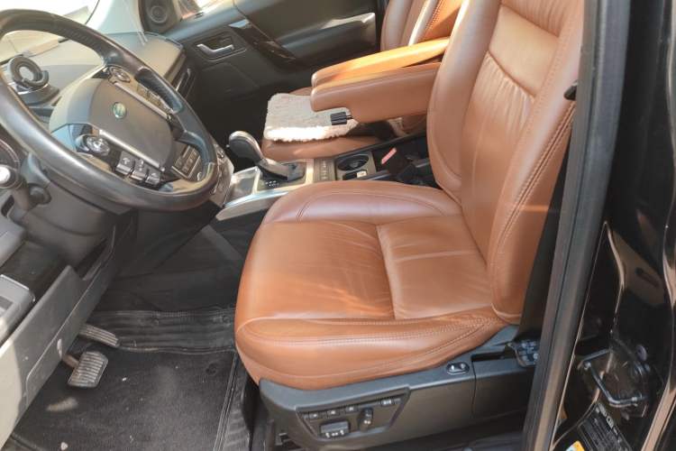 Used Land Rover Freelander 2 2015 2.0T Si4 HSE Luxury Collector's Edition Left Front Seat