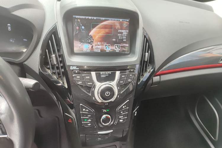 Used BYD Qin New Energy 2014 1.5T Flagship Model
