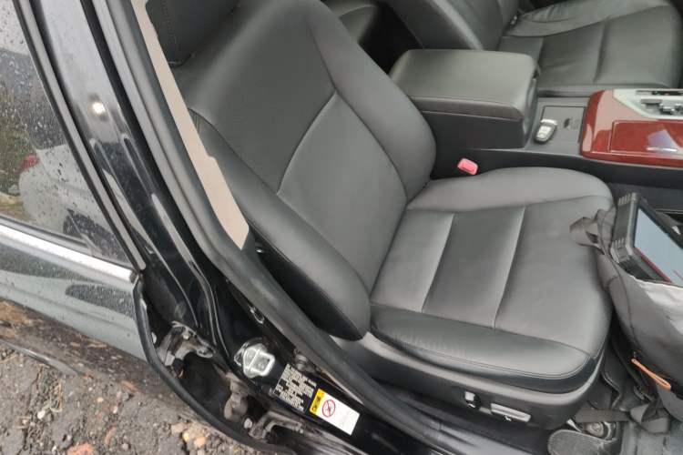 Used Toyota Camry 2013 2.0G Comfort Edition
