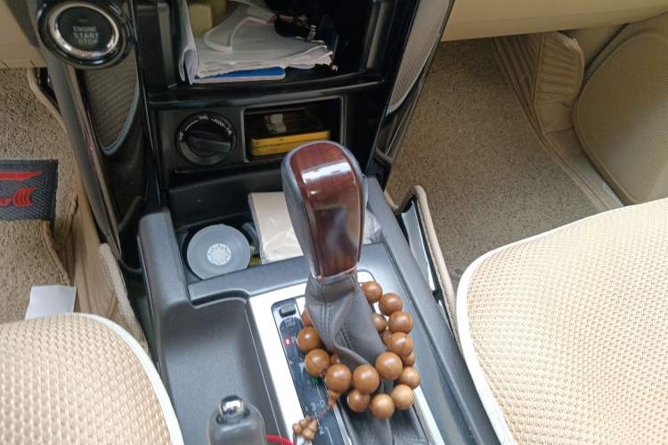 Used Toyota Prado 2015 2.7L Automatic Luxury Edition Gear Lever