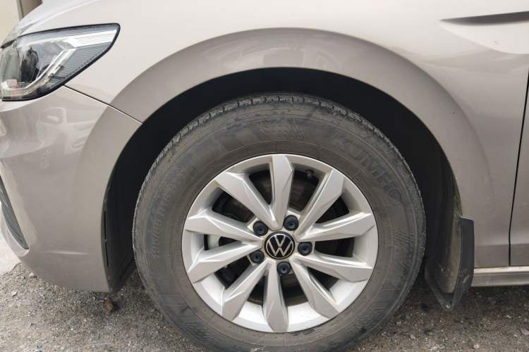 Used Volkswagen Bora 2021 1.5L Automatic Fashionable Smart Connectivity Version Left Front Wheel Hub
