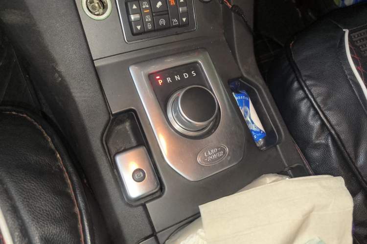 Used Land Rover Discovery 2015 3.0 SC V6 HSE Gear Lever