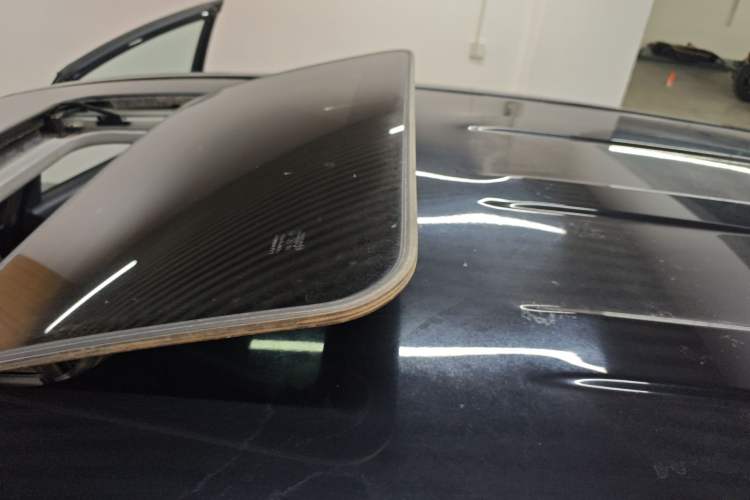 Used Luxgen Great 7 MPV 2015 2.0T Luxury Model Roof