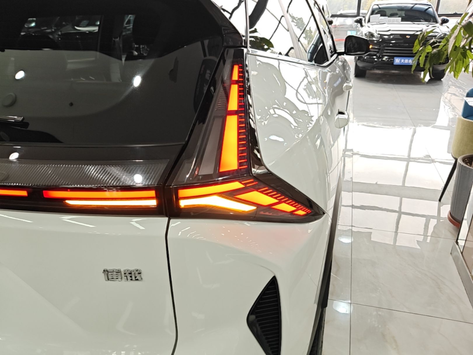 Geely Auto Emgrand X7 Sport 2024 1.5TD Smart Connect+ — снимка 9