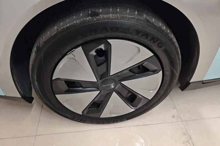 Used AION Y 2023 Younger