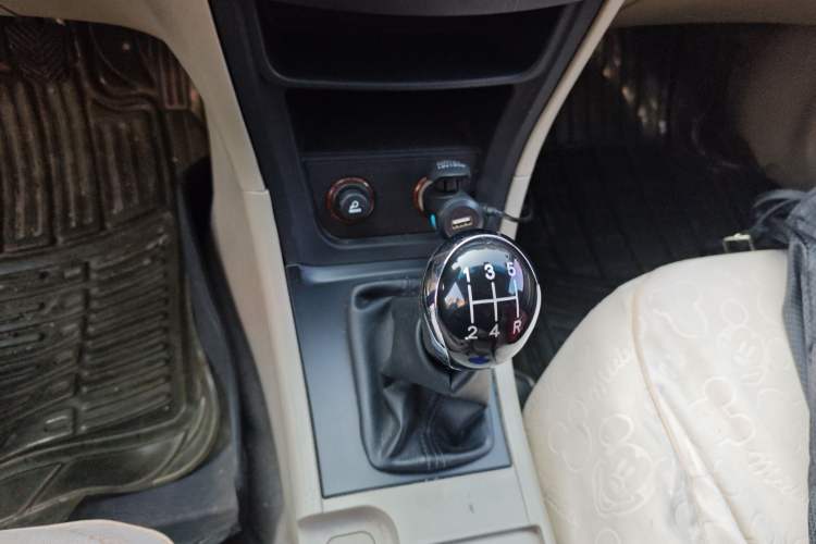 Used Geely Auto Ocean 2015 1.5L Manual Elite Model Gear Lever