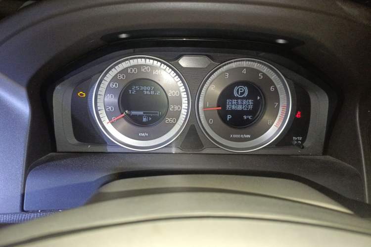 Used Volvo XC60 2012 T5 Zhiya Edition Instrument Cluster