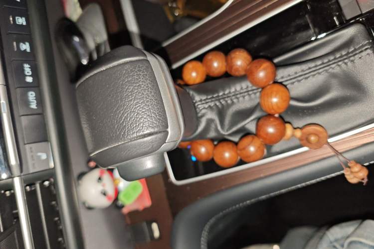 Used Toyota Granvia 2024 2.5L Hybrid Prestige PLUS Four-Wheel Drive Version Gear Lever