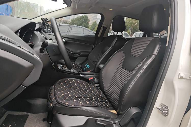 Used Ford Focus 2017 Hatchback 1.6L Automatic Fashion Edition Smart Drive Version