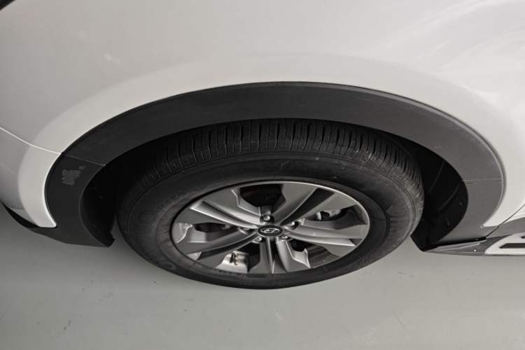 Used Hyundai Santa Fe 2013 2.4L Automatic 4x4 Smart Version Exterior 4