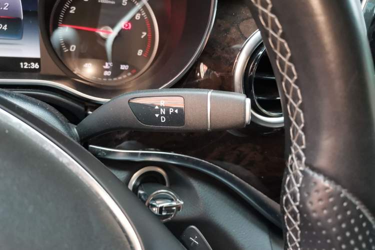 Used Mercedes-Benz V-Class 2018 V 260 Prestige Edition China VI Gear Lever