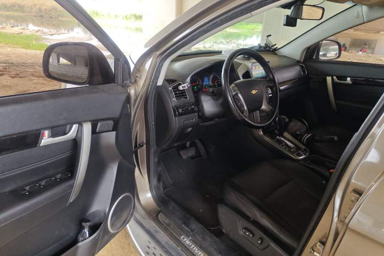 Used Chevrolet Captiva 2017 2.4L 4x4 Flagship Edition 7-Seater