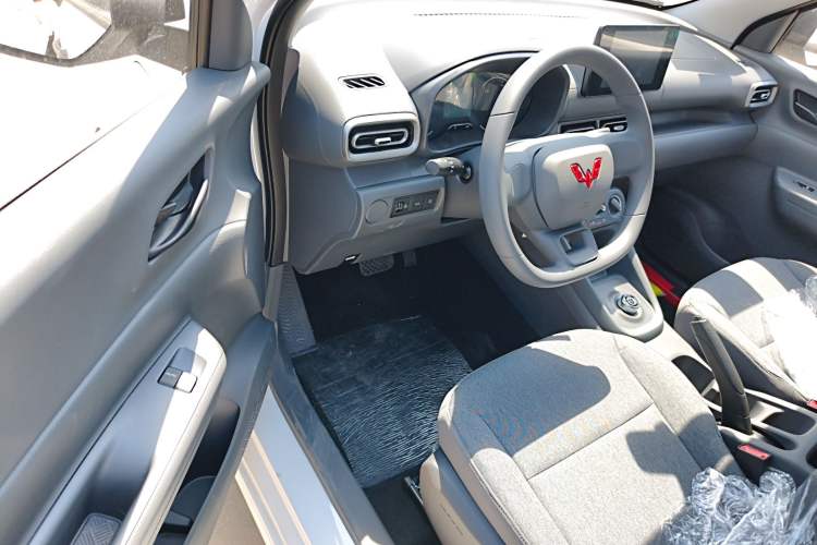 Used Wuling Hongguang New Energy 2024 All-Electric Model 300KM Standard Version Driver Seat