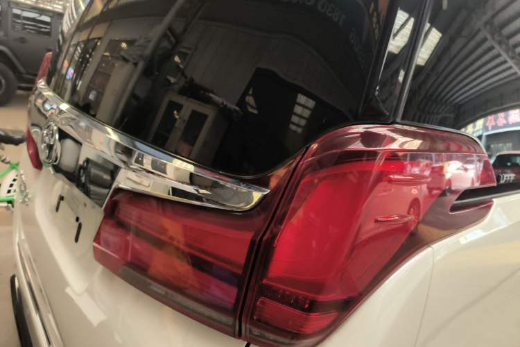 Used Toyota Alphard 2020 Dual-Engine 2.5L Prestige Edition
