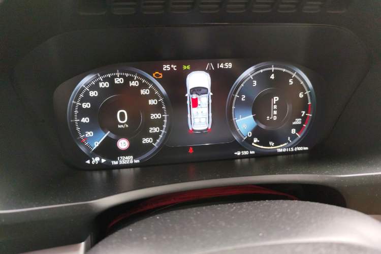 Used Volvo XC90 2015 T6 Zhiya Edition 7-seater Odometer Close Up