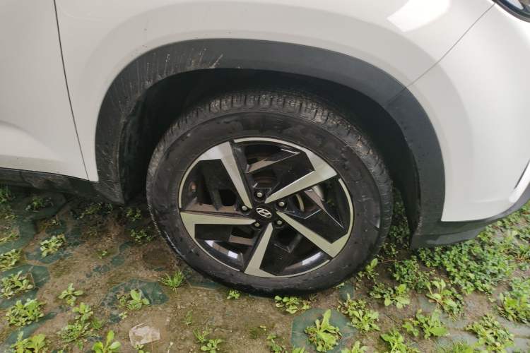 Used Hyundai ix35 2021 2.0L Automatic 2WD GLS Leading Edition Right Front Wheel Hub