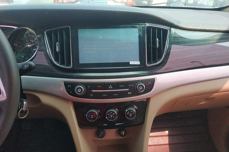 Used Baojun 730 2016 1.5L Manual Comfort Version 7 Seats China V Emission Standard