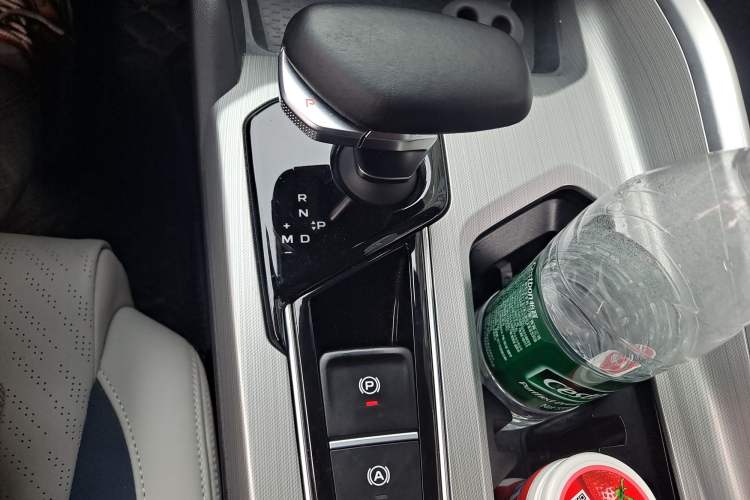 Used Geely Auto Preface 2021 Revised Version 2.0TD Luxury Edition Gear Lever