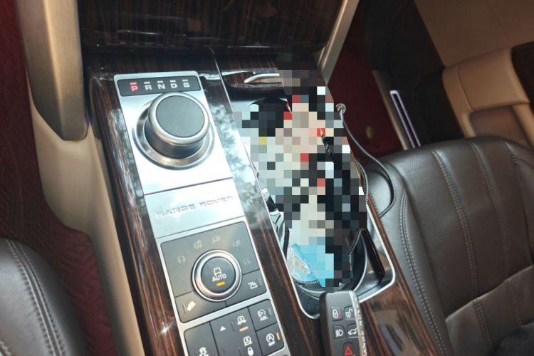 Used Land Rover Range 2014 3.0 SC V6 Vogue SE Long-Wheelbase Edition Gear Lever