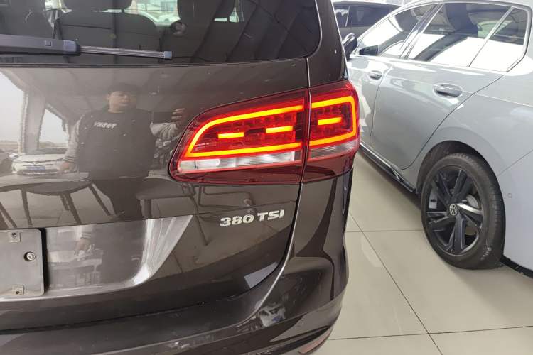 Used Volkswagen Sharan 2016 380TSI Comfort Edition 7-Seater
