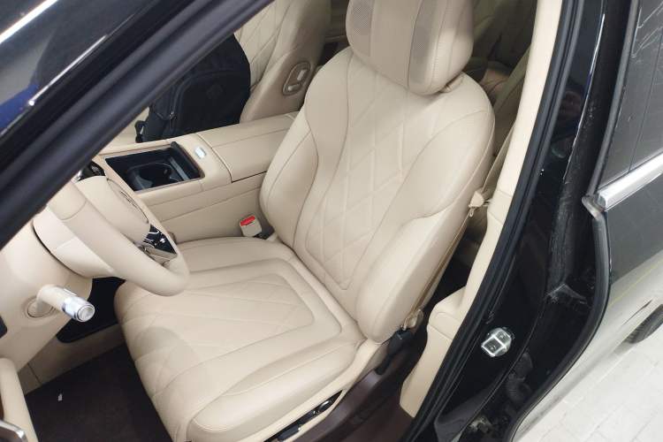 Used Hima AITO M9 2024 Range-Extended Ultra Version 42 kWh 6-Seater Model Left Front Seat