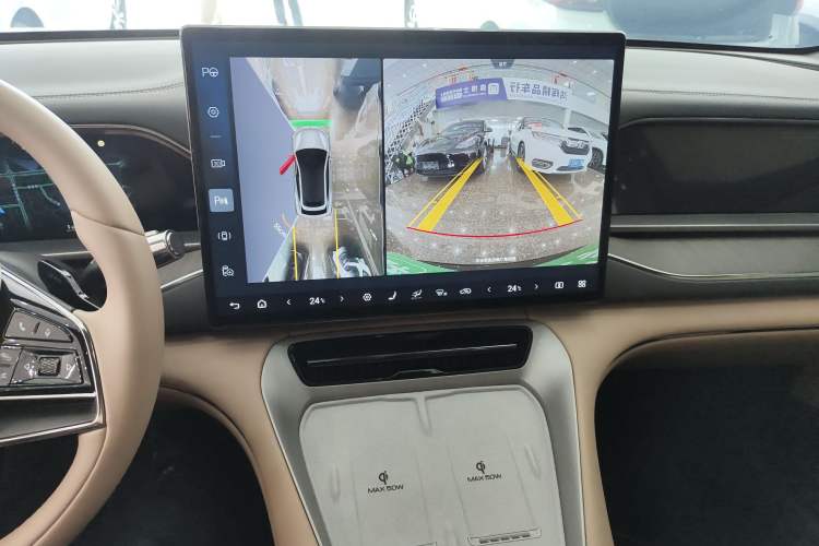 Used Denza N7 2025 702 Intelligent Driving Dual-Laser Luxury Edition Audio And AC Panel