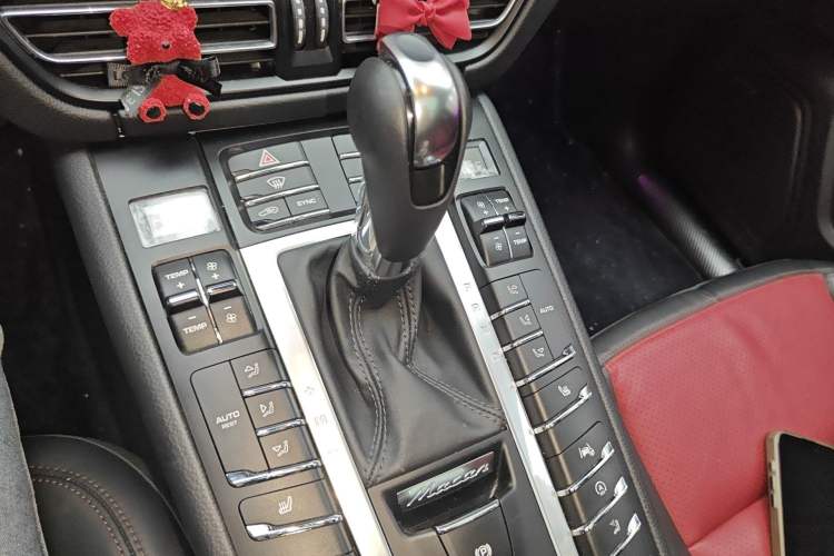 Used Porsche Macan 2021 Macan 2.0T Gear Lever