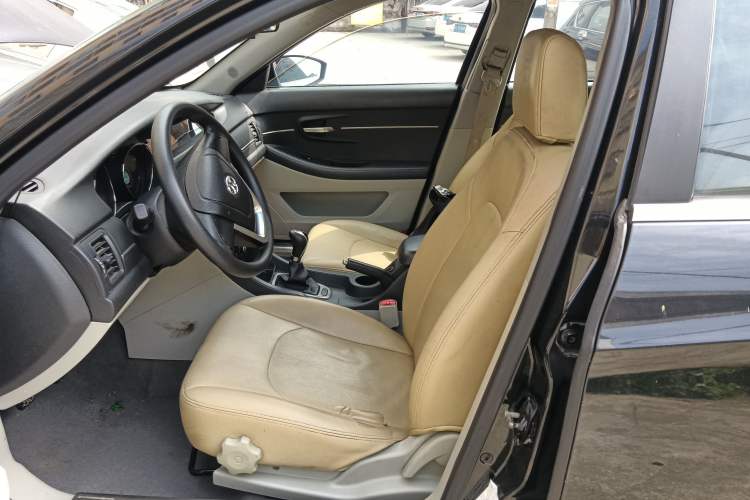 Used BAIC Senova D50 2014 1.5L manual standard version Left Front Seat