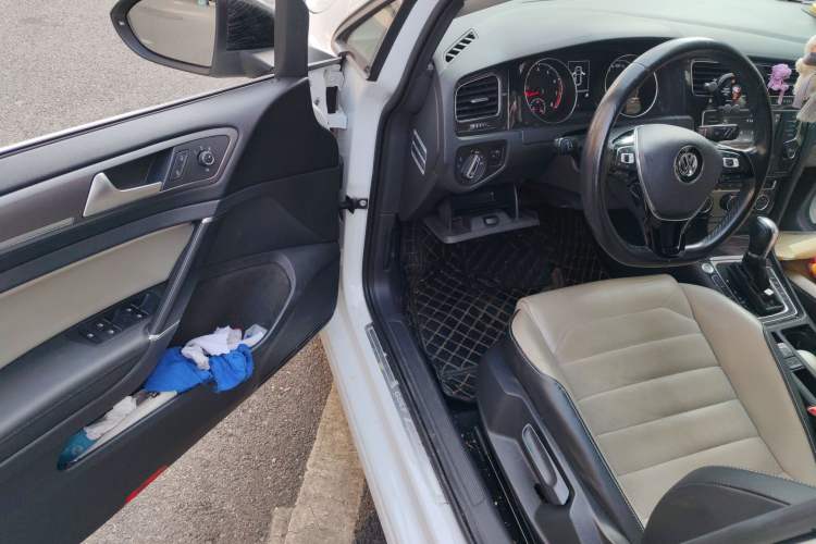 Used Volkswagen Golf 2017 230TSI Automatic Luxury Million-Vehicle Commemorative Edition