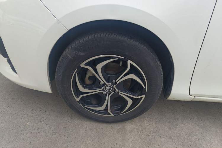 Used Toyota YARiS L Zhi Xuan 2015 1.5E Automatic Charm Edition
