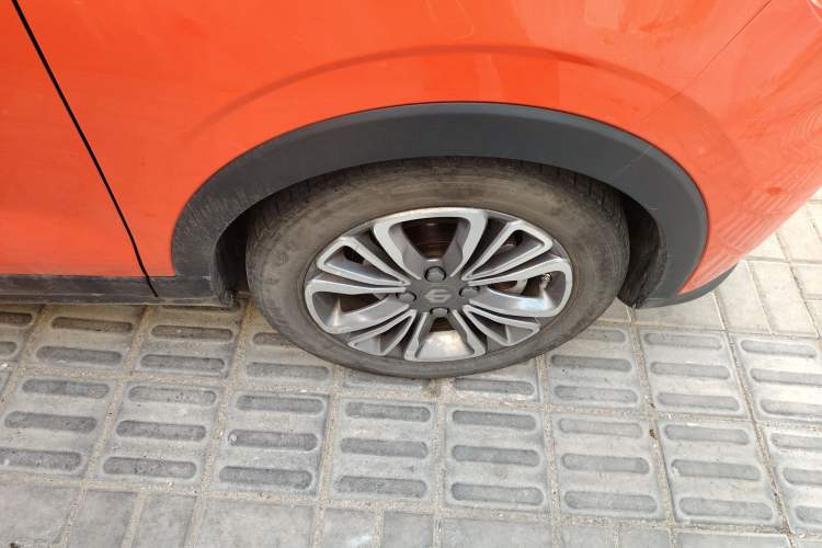 Used Leapmotor T03 2021 400 Lite Edition - Lithium-Ion Battery Right Front Wheel Hub