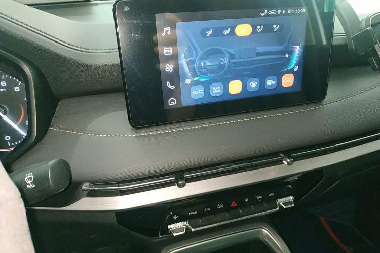 Used Wuling Jiachen 2022 1.5L Manual Light Comfort Edition