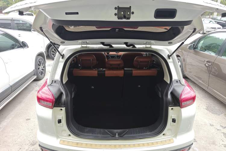 Used BAIC Senova X35 2016 1.5L Manual Luxury Edition Trunk