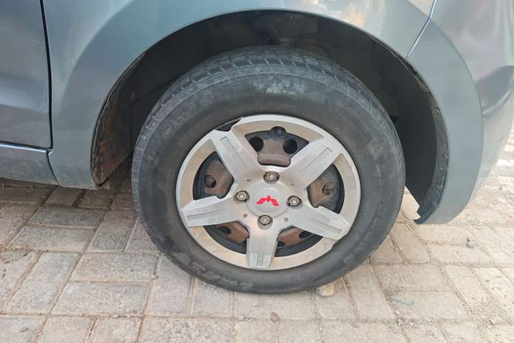 Used Wuling Hongguang 2014 1.2L Base Model China IV Right Front Wheel Hub