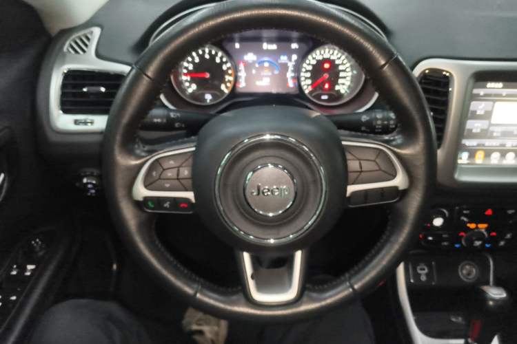 Used Jeep Compass 2017 200T Automatic Family Edition