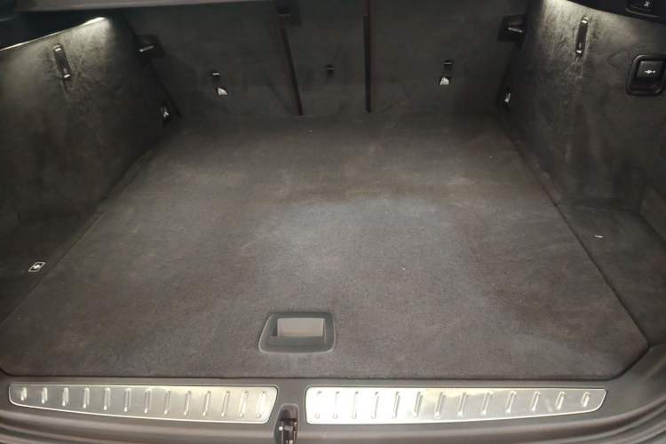 Used BMW 6 Series GT 2018 640i xDrive M Sport Package Trunk