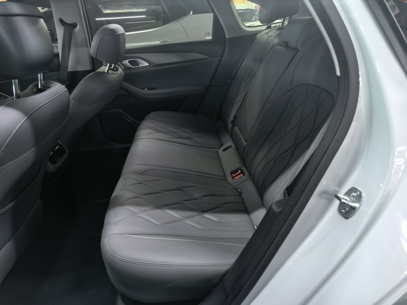 Geely Galaxy A7 2025 Model EM-i 150km Prestige Edition — снимка 20
