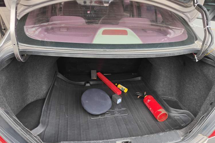 Used Nissan Sunny 2014 1.5XE CVT Elite Edition Trunk