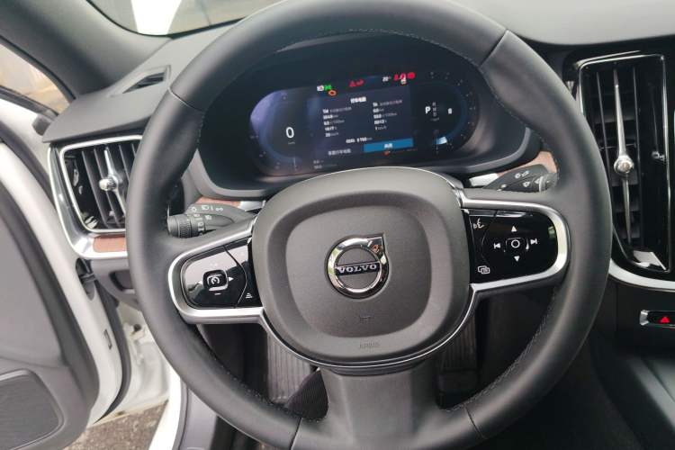 Used Volvo S60 2025 B4 Zhiyuan Luxury Edition Steering Wheel