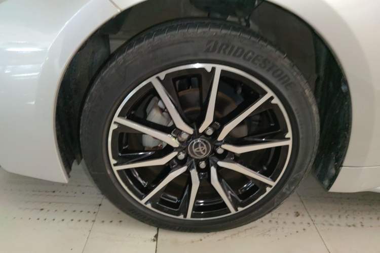 Used Toyota Levin 2023 Smart Electric Hybrid Dual-Engine 1.8L Sport Edition Left Front Wheel Hub