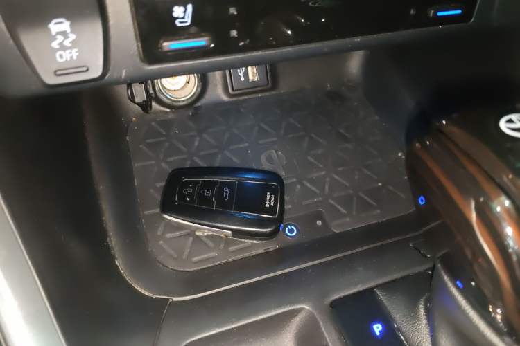 Used Toyota Wildlander 2023 Dual-Motor 2.5L E-CVT Four-Wheel Drive Prestige Edition